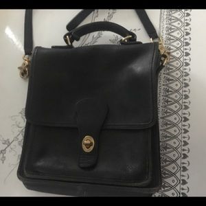 Black coach messenger crossbody!